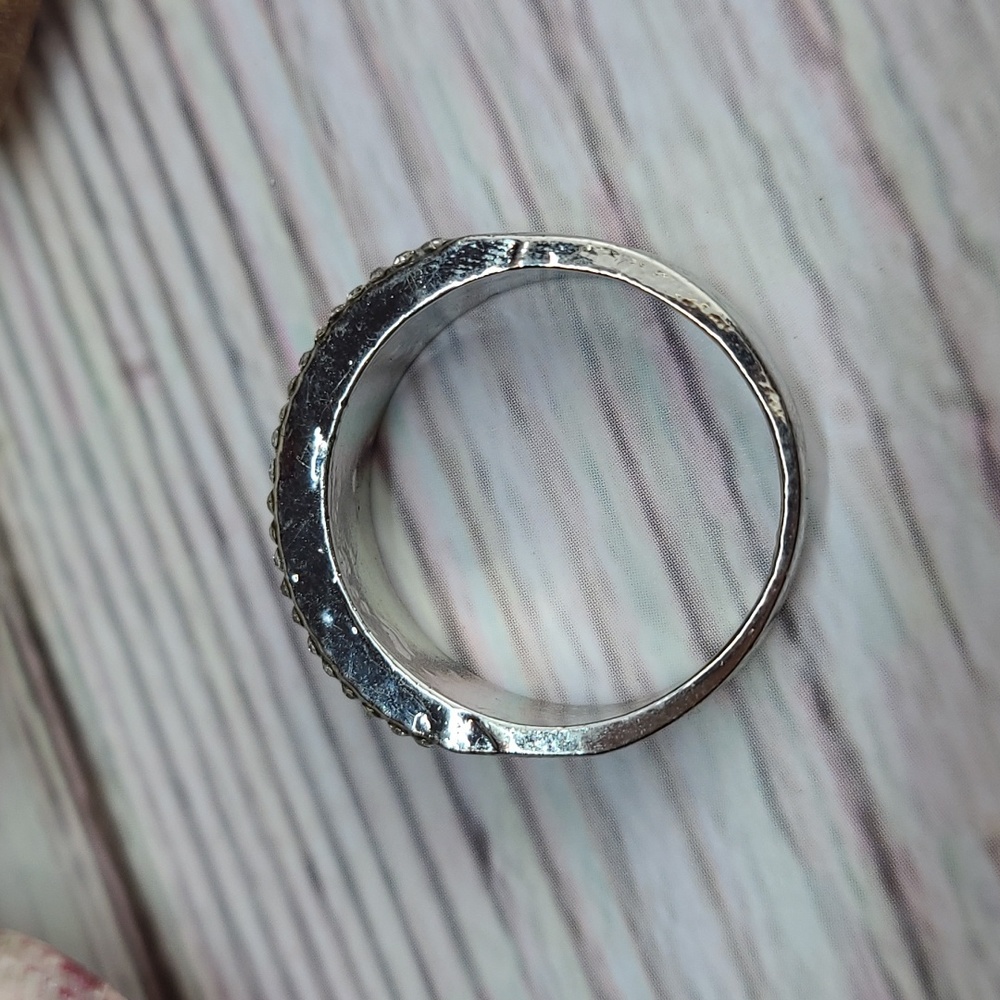 SILVER ROUND AND EMERALD CUT  FASHION RING - Picture 6 of 8
